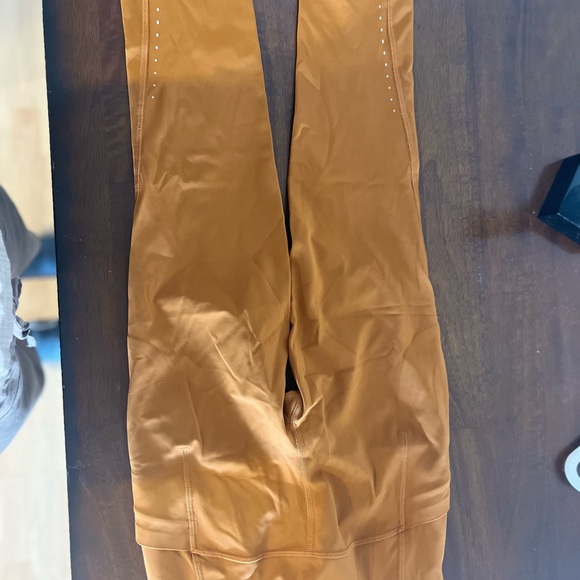 Swift speed high-rise crop 21 - Size 4 - Picture 4 of 9